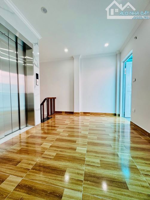 BÁN NHÀ PHỐ GIÁP BÁT-MỚI KOONG-ÔTÔ 30M-NGÕ THÔNG-THANG MÁY SỔ A4 40M2 6T MT4.3M GIÁ 8.6 TỶ - 2