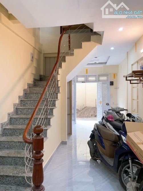 Yên Hoà- Vị Trie Ngon, Cực sầm uất- Vừa Ở Vừa Cho Thuê Hợp lí- Diện tích 40m- Giá 9.2 Tỷ - 2