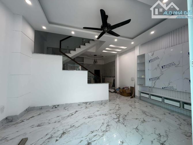 Bán nhà 3 tầng mới tinh, sân cổng riêng tại Cống Mỹ - Nam Sơn giá 1,9 tỷ - 52m2 - 2