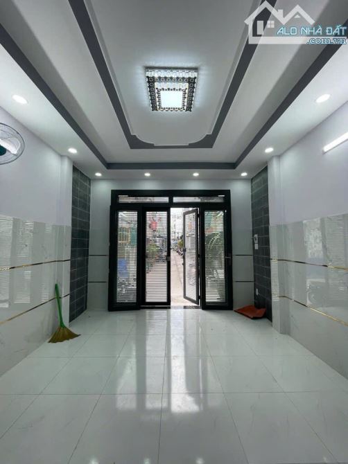 Bán nhà Bình Trị Đông, ô tô ngủ trong nhà,ngay Tên Lửa, 40m2, nhà mới, đẹp, 2 tầng,chỉ 4tỷ - 2