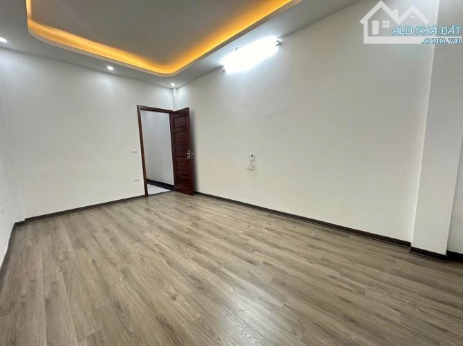 Hơn 6 tỷ có ngay NHÀ MỚI - NGÕ NÔNG - THÔNG SỐ ĐẸP tại Miếu Đầm. DT33m2x5T. - 2