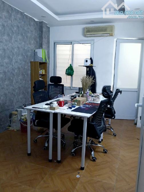 Bán nhà Khương Trung - Ngã Tư Sở, 30m2 x 4 tầng, ngõ phân lô, ô tô cách 15m. Giá 5 tỷ - 2