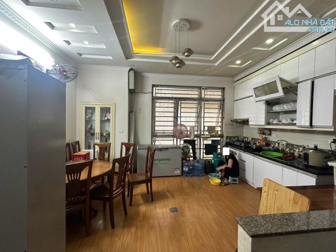 Bán Nhà P/Lô 2 Ô Tô Tránh 60m5T MT5m 2 THOÁNG Quận Ba Đình 23 Tỷ Quần Ngựa. - 2