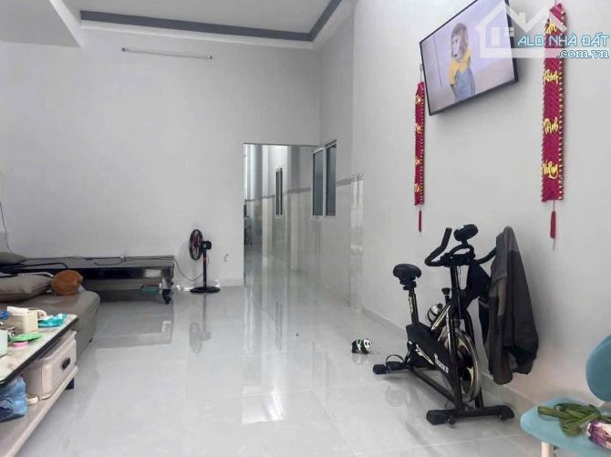 Nhà Mặt tiền Thị trấn Bến Lức +7 phòng trọ 218m2 thổ cư giá 3tỷ 9 - 2