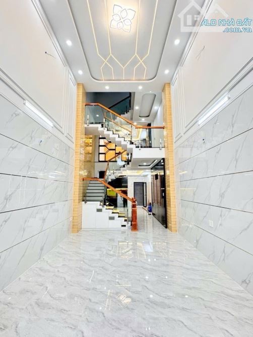 MẶT TIỀN KINH DOANH - KHU PHÂN LÔ HƯƠNG LỘ 2 - ĐƯỜNG NHỰA 8M THÔNG AO ĐÔI - TẶNG NỘI THẤT - 2