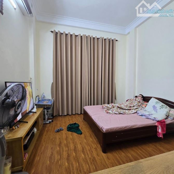 💥 Bán nhà ở phố Hào Nam 28m 5 tầng gần phố giá cả có bớt - 2