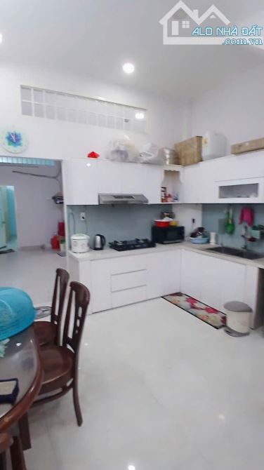Trường Chinh Quận 12 gần Chợ Lạc Quang - 2 tầng 85m2 4x21 - HXH - Chỉ 5,5 tỷ - 2