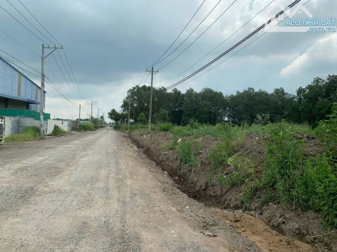 Bán 2,2hecta đất quy hoạch SKC ngay đường Võ Nguyên Giáp, Trảng Bom Đồng Nai giá 2tr/m2 - 2