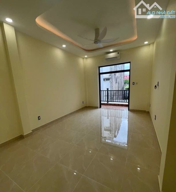 BÁN NHÀ HẺM VÕ VĂN KIỆT QUẬN 1. DT: 92M2, 4 TẦNG, 4PN. GIÁ: 16,7 TỶ. - 1