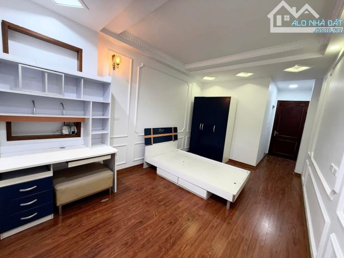 Bán nhà mặt phố Minh Khai, DT 60m, 6 tầng thang máy, MT 5.7m, giá 37 tỷ.