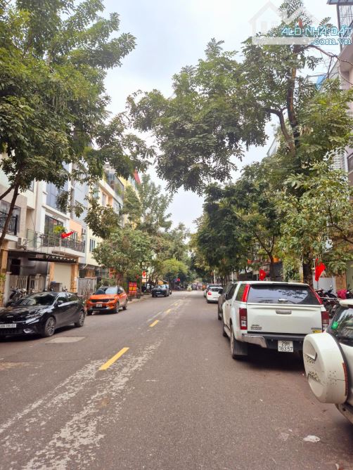 Văn khê 83m mt5m 4tầng vỉa hè ô tô tránh, vừa ở vừa kinh doanh, vị trí rất đẹp - 4