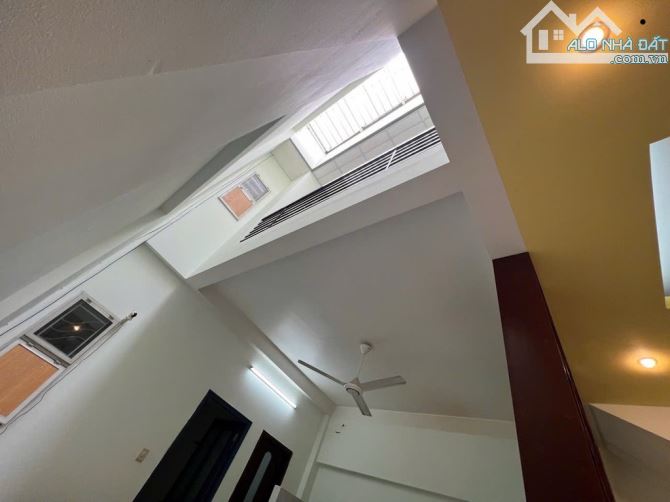 Bán gấp nhà đẹp ở ngay Phú Định, hẻm 4m rộng rãi, cao ráo, 100m2, ngang 5m, SHR. - 3