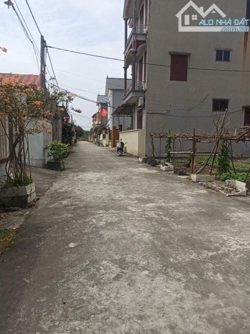 PHÂN KHÚC HỮU HẠN- LÔ GÓC Ô TÔ TRÁNH- HÀNG XÓM TOÀN ĐẠI GIA- GẦN KCN THUẬN THÀNH 1- - 3