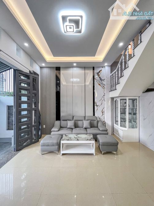 Bán nhà đường Nguyễn Văn Linh hẻm nhánh lộ ÔTÔ - 3