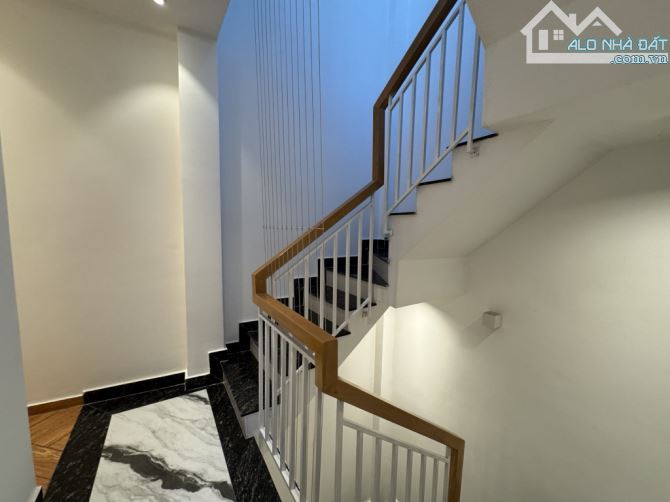 KHU PHỐ PHÂN LÔ ĐỒNG BỘ - MỚI XÂY FULL NỘI THẤT - VÀI BƯỚC CHÂN RA MẶT TIỀN - 6.9T - 3