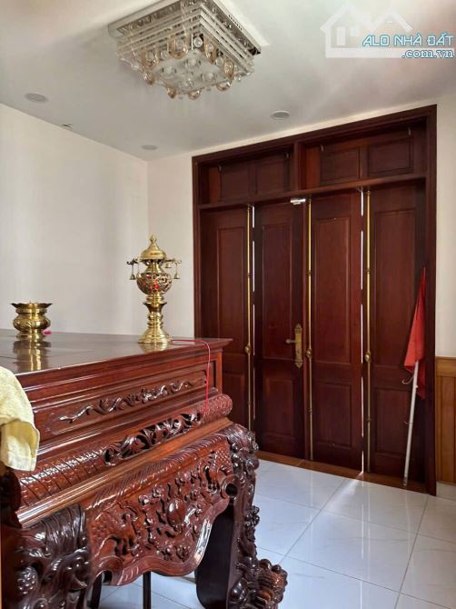 🔥🔥 BIỆT THỰ GỖ CAO CẤP - GIÁP NGUYỄN VĂN LINH QUẬN 7 - HUYỆN BÌNH CHÁNH - GIÁ 20 TỶ - 3