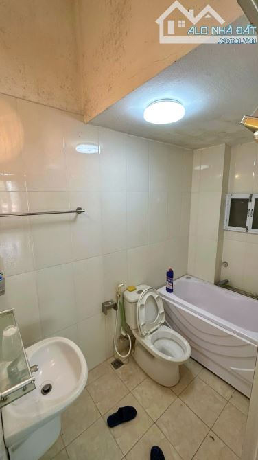 Cho thuê nhà riêng phố Trung Kính Cầu Giấy. DT 50m2, 4 tầng. 4 ngủ. Full đồ. Giá 17 triệu - 3