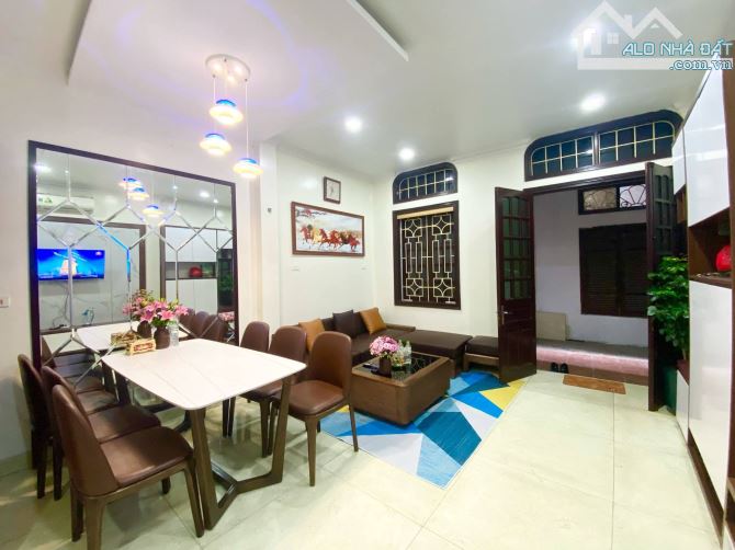 SIÊU PHẨM NGUYỄN VIẾT XUÂN – NHÀ ĐẸP Ở NGAY – FULL NỘI THẤT – 20M Ô TÔ TRÁNH – CHỈ 9.9 TỶ - 3