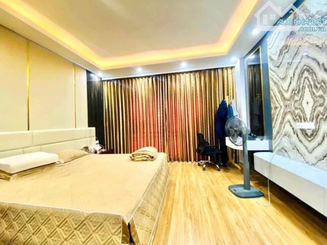 CẦU GIẤY – ÔTÔ VÀO NHÀ – PHÂN LÔ CÁN BỘ – 60M² – 7 TẦNG – MẶT TIỀN 6M – THANG MÁY – 12 TỶ - 3