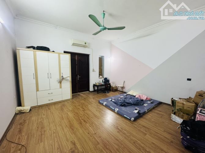 PHƯỜNG LIÊN MẠC, BẮC TỪ LIÊM, DT 99,1㎡, MT 5m, Hậu 5,2m, NHÀ 3T CŨ, Ô TÔ ĐỖ CỬA VÀO NHÀ - 3