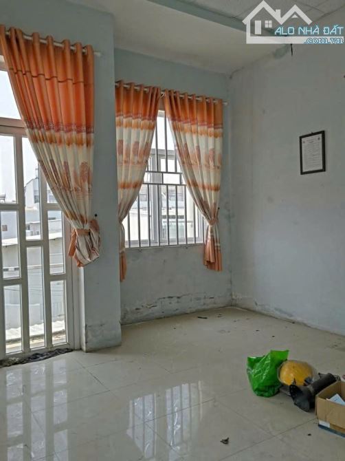 Bán Nhà Phùng Thị Chuyện Hóc Môn,302m2, Ngang khủng 12m, chỉ 23 triệu m2, gồm 2 căn trệt l - 3