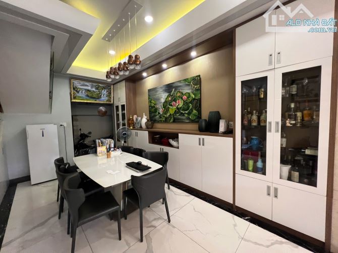 VILLA Nguyễn Văn Thương,P.25, Bình Thạnh .-DT: 9x14m. 3 tầng. tặng hết nội thất cao cấp. - 3
