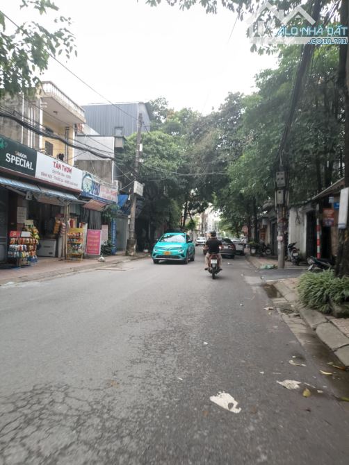 BÁN NHÀ PHỐ ĐỨC GIANG DT 85M2, C4, MT 4.5M - Ô TÔ TRÁNH - VỈA HÈ - KD ĐỈNH - 3