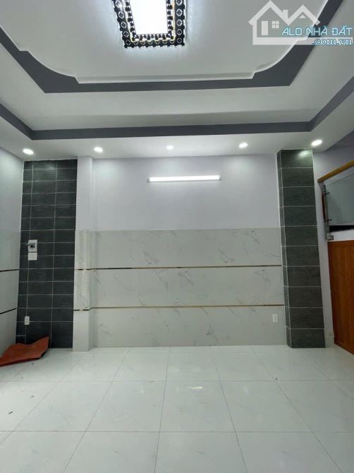 Bán nhà Bình Trị Đông, ô tô ngủ trong nhà,ngay Tên Lửa, 40m2, nhà mới, đẹp, 2 tầng,chỉ 4tỷ - 3