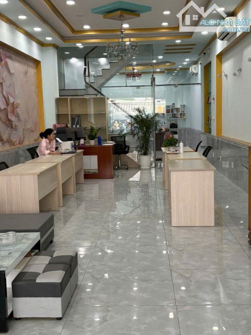 Bán Gấp Nhà Mặt Tiền Kinh Doanh Chợ Đoàn Thị Kia Dĩ An - 3