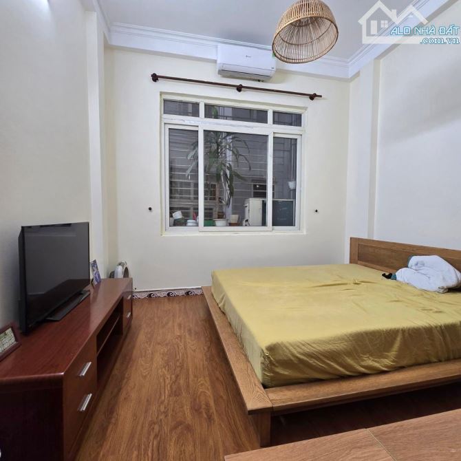💥 Bán nhà ở phố Hào Nam 28m 5 tầng gần phố giá cả có bớt - 3