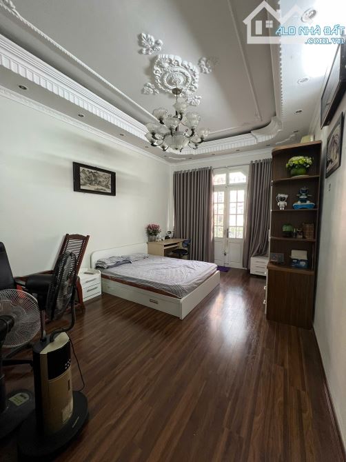 Bán nhà mặt phố Nguyễn Tư Giản - 70m² x 5 tầng + tum - nhà full nội thất - sổ đỏ chính chủ - 4