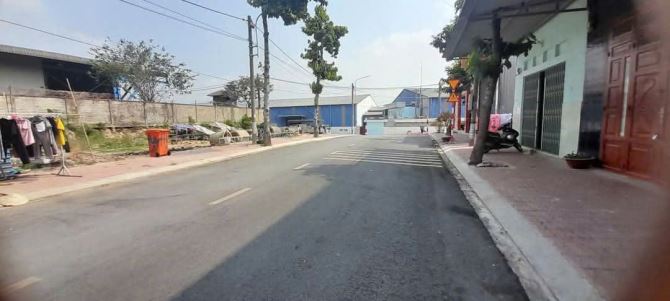 MẶT TIỀN CHỢ QUANG VINH 2, TÂN UYÊN GIÁ CHỈ 1XXX - 4