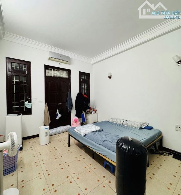 Hàng Hiếm. Bán Nhà 4 Tầng Ngõ ôtô Phố Trung Kính. 59m2 - MT:4m. Gần Phố, Ở Ngay. - 4