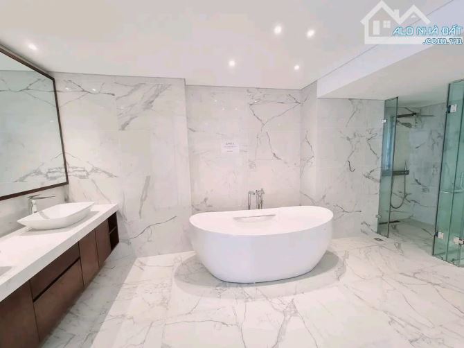 Bán nhà Mặt Phố Xã Đàn 185/200m 9Tầng Thang máy,MT 5.5m 150 Tỷ, 1 mặt ngõ nhà - 4