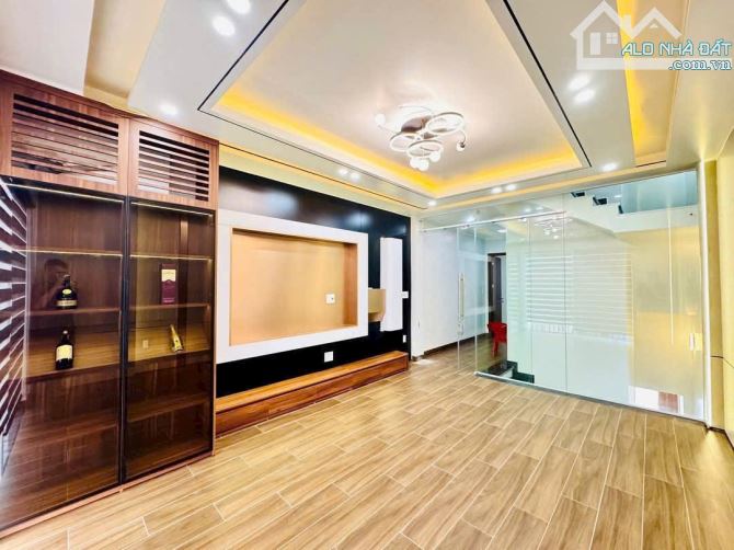 - Nhà TĐC A51 Hồ Sen - Lê Chân - HP đường nhựa 15m vỉa hè 3m ko lỗi lầm !!!! - 60m2 x 5 tầ - 4
