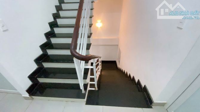 BÁN KHÁCH SẠN ĐANG KINH DOANH TỐT – VỊ TRÍ VÀNG TRUNG TÂM TP HUẾ - 4