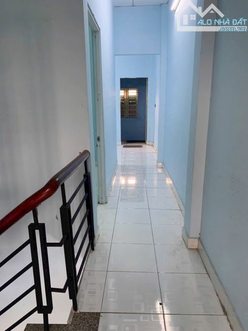 bán gấp nhà đẹp ở ngay ngã 5 vĩnh lộc ấp 4B - 4
