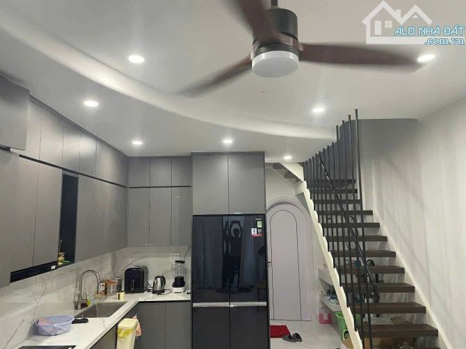 4.75Tỷ - NHÀ 2 TẦNG LUNG LINH - 4x14 56m2 - NGAY LÊ VĂN VIỆT - TRƯỜNG ĐH TÀI CHÍNH - 4