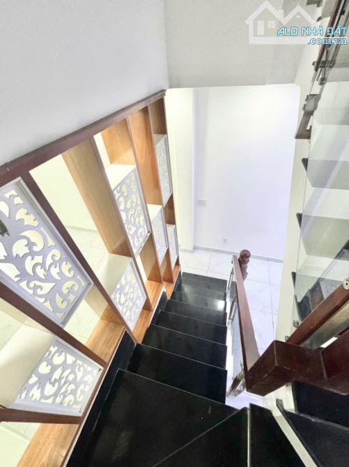 NHÀ QUẬN TÂN PHÚ-LÊ TRỌNG TẤN 48M2-3 TẦNG HẺM XE HƠI THÔNG NHỈNH 5 TỶ HƠN - 5