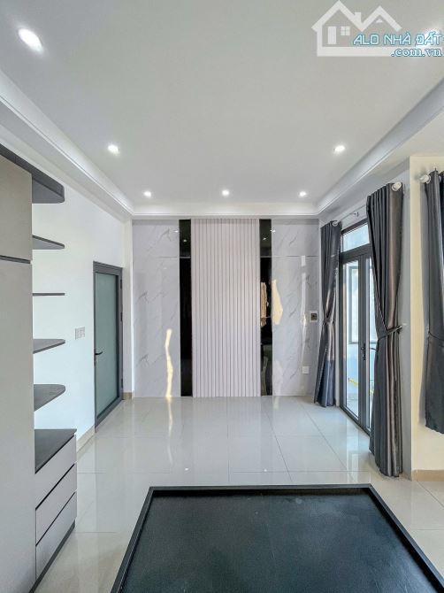 Bán nhà đường Nguyễn Văn Linh hẻm nhánh lộ ÔTÔ - 5