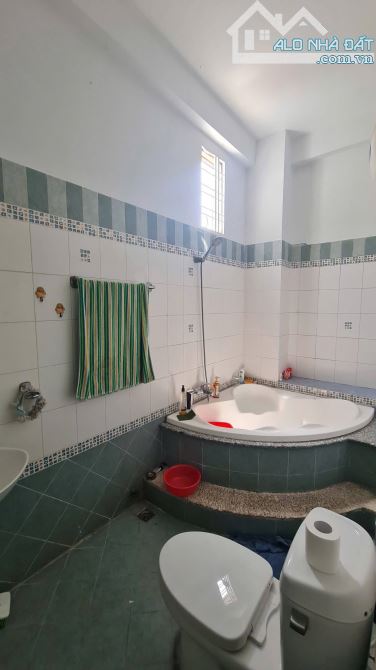 QUẬN 4 - MT TT QUẬN 4 - KHU DÂN CƯ AN NINH, BUÔN BÁN SẦM UẤT - GIÁ 30 TỶ - 5