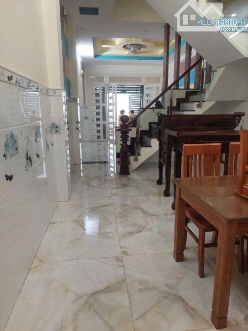 SIÊU PHẨM PHÂN LÔ 56M2 - LÊ VĂN QUỚI - HẺM 8M - NHÀ ĐẸP GIÁ TỐT 6.97 TỶ Diện tích: 4 x 14m - 5
