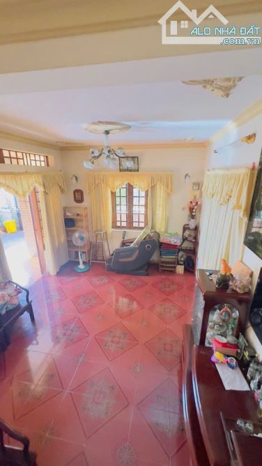 BIỆT THỰ LÔ GÓC, DT 212M², 7PN, KIẾN TRÚC KIỂU PHÁP, NGAY LÊ VĂN VIỆT - 5
