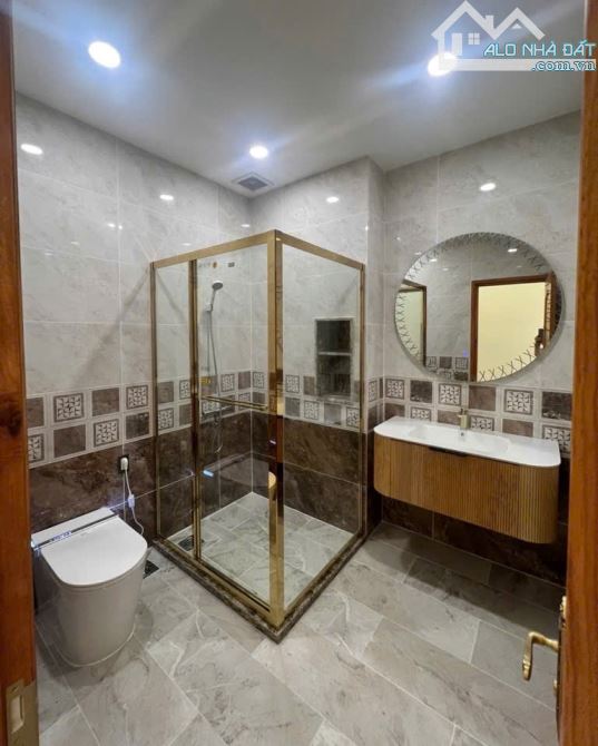 BÁN NHÀ HẺM VÕ VĂN KIỆT QUẬN 1. DT: 92M2, 4 TẦNG, 4PN. GIÁ: 16,7 TỶ. - 4