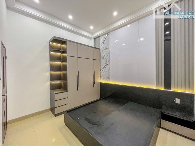 Bán nhà đường Nguyễn Văn Linh hẻm nhánh lộ ÔTÔ - 6