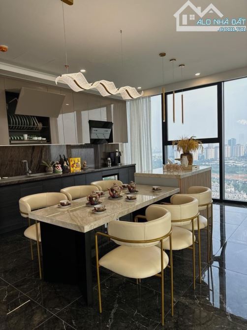 Chuyển nhượng căn 2 ngủ cực đẹp view đẹp Sông Hồng,  tại Sunshine Golden River - 6