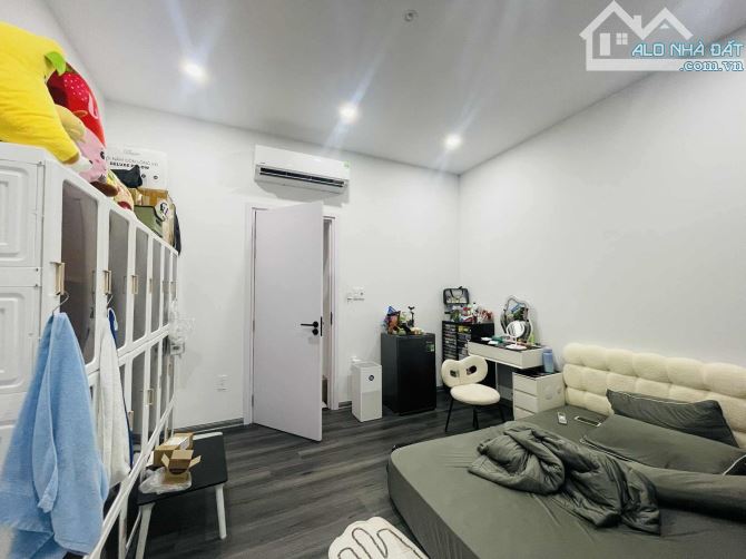4.75Tỷ - NHÀ 2 TẦNG LUNG LINH - 4x14 56m2 - NGAY LÊ VĂN VIỆT - TRƯỜNG ĐH TÀI CHÍNH - 6