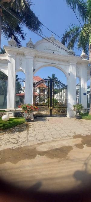 BÁN GẤP  NHÀ GẦN CHỢ THẠNH PHÚ 1T 1L 3PN 2WC 1PK SÂN TRƯỚC ĐỂ XE HƠI 7C gía 1ty500 SHR . - 7