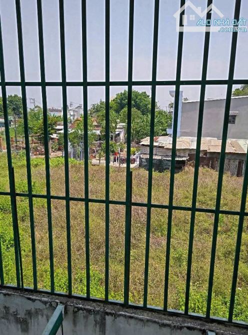 Bán Nhà Phùng Thị Chuyện Hóc Môn,302m2, Ngang khủng 12m, chỉ 23 triệu m2, gồm 2 căn trệt l - 7