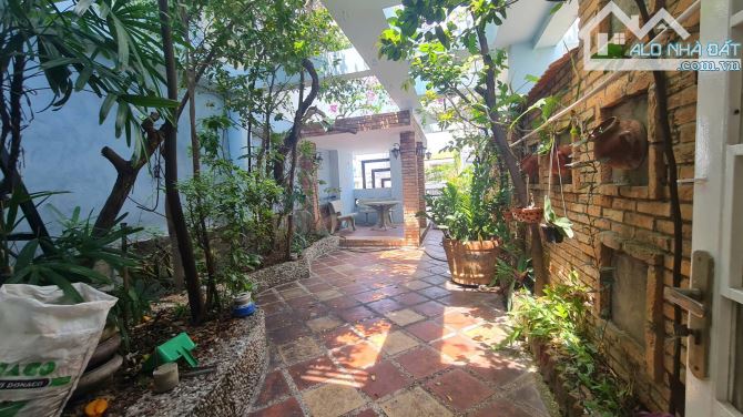 QUẬN 4 - MT TT QUẬN 4 - KHU DÂN CƯ AN NINH, BUÔN BÁN SẦM UẤT - GIÁ 30 TỶ - 8